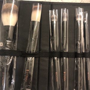 NEW Crown Brush Set 6 brushes included
